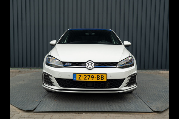 Volkswagen Golf 1.4 TSI PHEV GTE Limited Edition 051/200 | Groot navi | Stoelgeheugen | Camera | Leder | Prijs Rijklaar!!