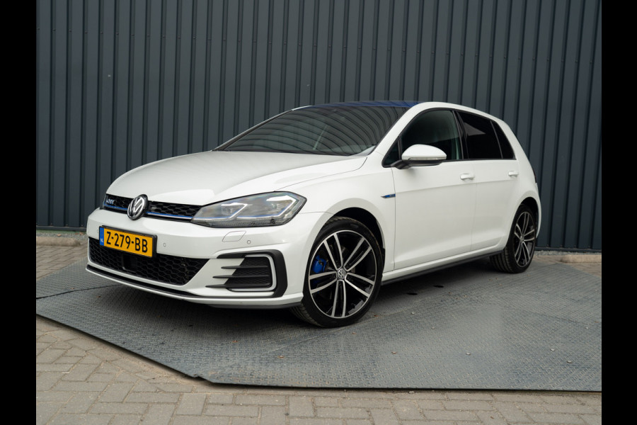 Volkswagen Golf 1.4 TSI PHEV GTE Limited Edition 051/200 | Groot navi | Stoelgeheugen | Camera | Leder | Prijs Rijklaar!!