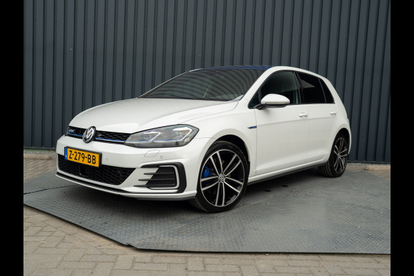 Volkswagen Golf 1.4 TSI PHEV GTE Limited Edition 051/200 | Groot navi | Stoelgeheugen | Camera | Leder | Prijs Rijklaar!!