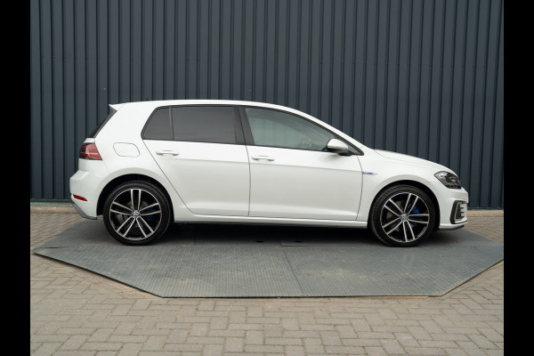 Volkswagen Golf 1.4 TSI PHEV GTE Limited Edition 051/200 | Groot navi | Stoelgeheugen | Camera | Leder | Prijs Rijklaar!!
