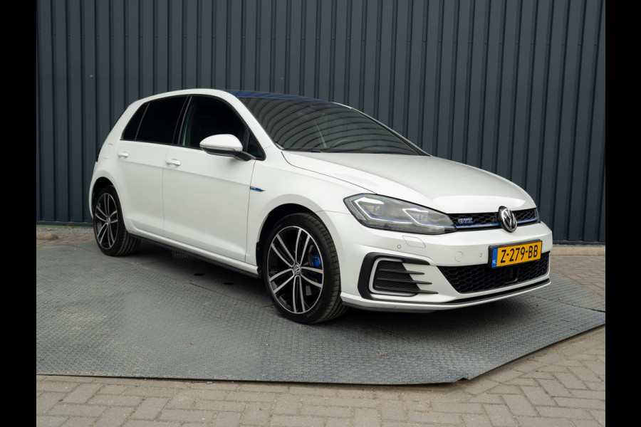 Volkswagen Golf 1.4 TSI PHEV GTE Limited Edition 051/200 | Groot navi | Stoelgeheugen | Camera | Leder | Prijs Rijklaar!!