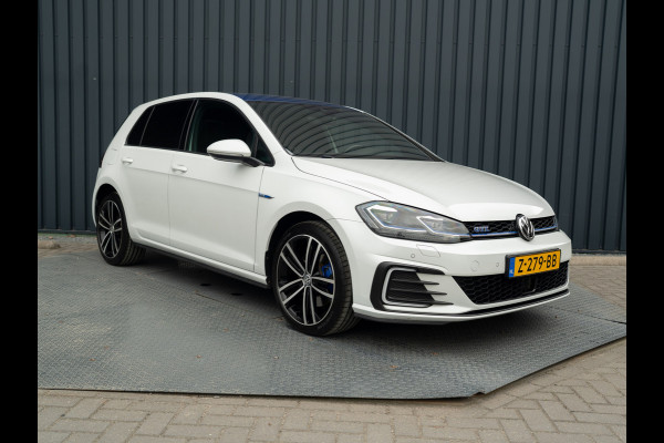 Volkswagen Golf 1.4 TSI PHEV GTE Limited Edition 051/200 | Groot navi | Stoelgeheugen | Camera | Leder | Prijs Rijklaar!!