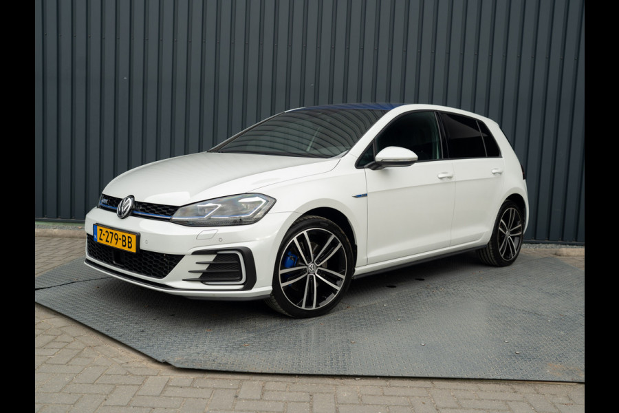 Volkswagen Golf 1.4 TSI PHEV GTE Limited Edition 051/200 | Groot navi | Stoelgeheugen | Camera | Leder | Prijs Rijklaar!!