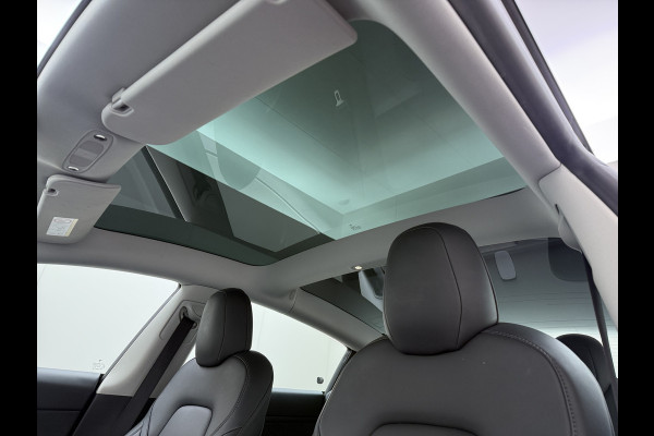 Tesla Model 3 Performance 513pk AWD Facelift Warmtepomp Elek.Achterklep Dubbelglas Lmv 20" AutoPilot Panoramadak Adaptive Cruise Camera's Leer Elektr.Stuur+Stoel+Geheugen Stoel+Bank-Verwarmd Keyless Wifi 4WD 1e Eigenaar Origineel Nederlandse Auto SOH 81%
