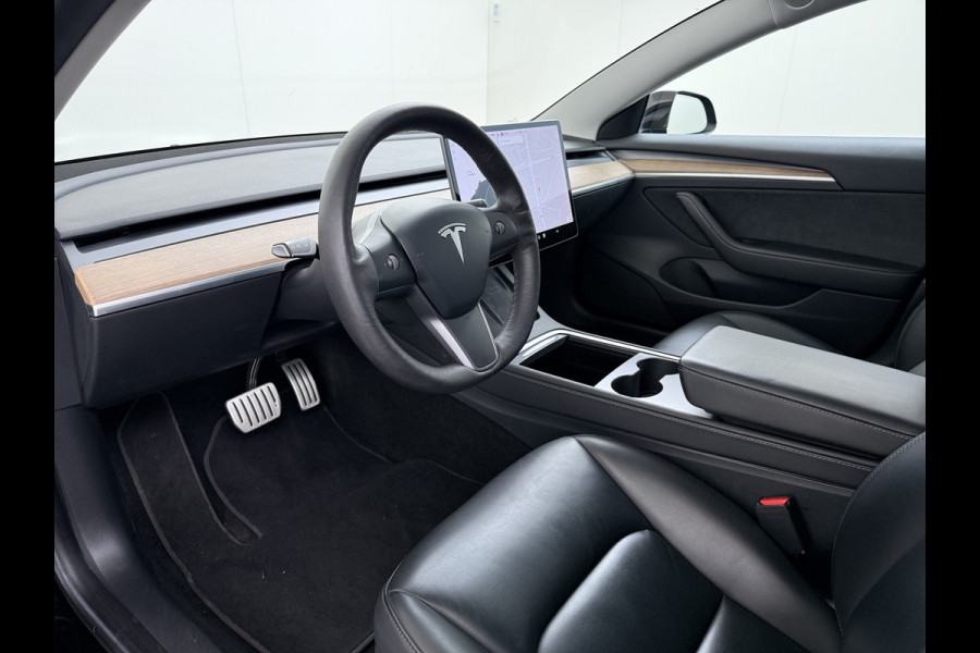 Tesla Model 3 Performance 513pk AWD Facelift Warmtepomp Elek.Achterklep Dubbelglas Lmv 20" AutoPilot Panoramadak Adaptive Cruise Camera's Leer Elektr.Stuur+Stoel+Geheugen Stoel+Bank-Verwarmd Keyless Wifi 4WD 1e Eigenaar Origineel Nederlandse Auto SOH 81%