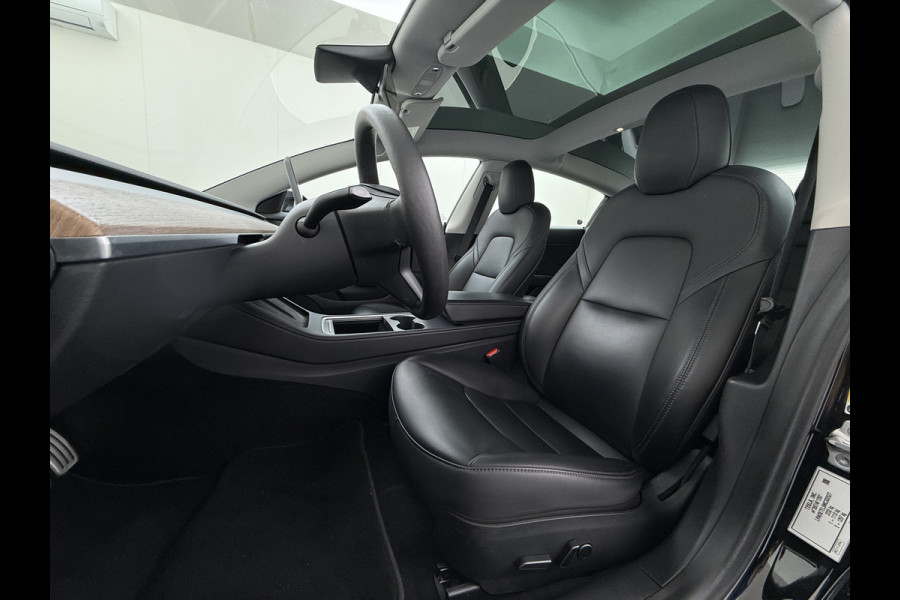 Tesla Model 3 Performance 513pk AWD Facelift Warmtepomp Elek.Achterklep Dubbelglas Lmv 20" AutoPilot Panoramadak Adaptive Cruise Camera's Leer Elektr.Stuur+Stoel+Geheugen Stoel+Bank-Verwarmd Keyless Wifi 4WD 1e Eigenaar Origineel Nederlandse Auto SOH 81%
