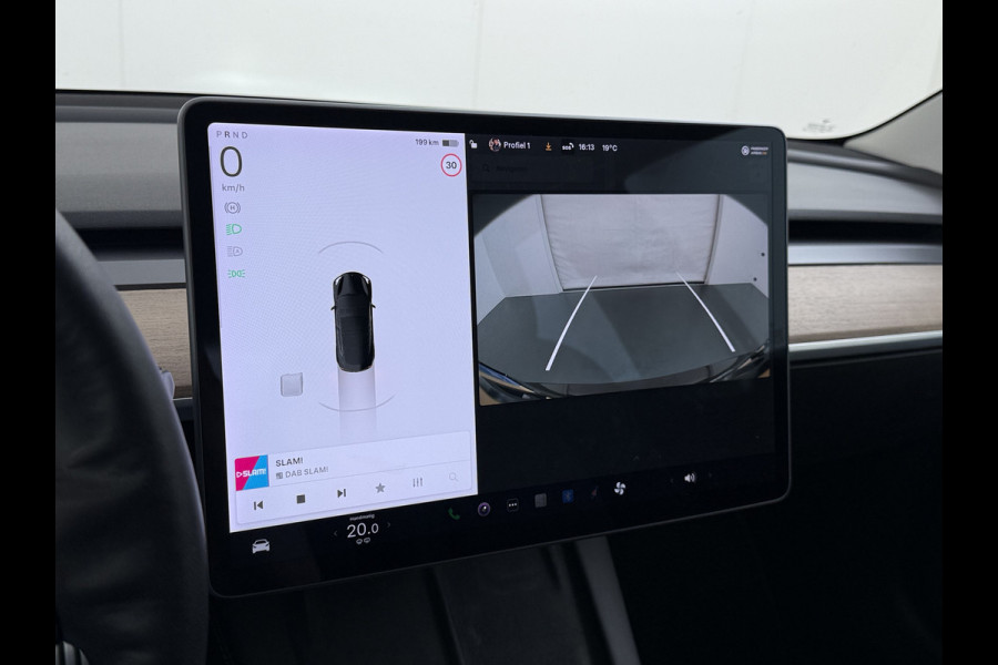 Tesla Model 3 Performance 513pk AWD Facelift Warmtepomp Elek.Achterklep Dubbelglas Lmv 20" AutoPilot Panoramadak Adaptive Cruise Camera's Leer Elektr.Stuur+Stoel+Geheugen Stoel+Bank-Verwarmd Keyless Wifi 4WD 1e Eigenaar Origineel Nederlandse Auto SOH 81%