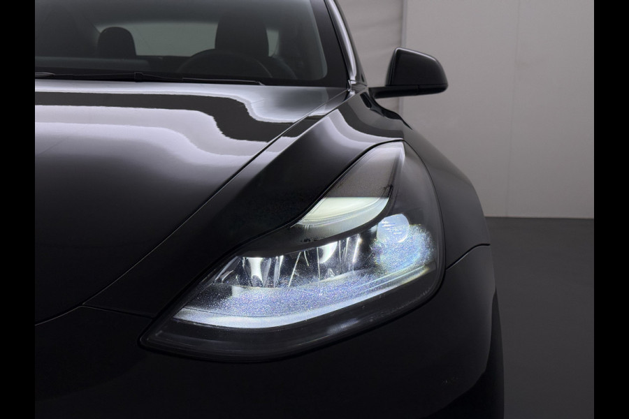 Tesla Model 3 Performance 513pk AWD Facelift Warmtepomp Elek.Achterklep Dubbelglas Lmv 20" AutoPilot Panoramadak Adaptive Cruise Camera's Leer Elektr.Stuur+Stoel+Geheugen Stoel+Bank-Verwarmd Keyless Wifi 4WD 1e Eigenaar Origineel Nederlandse Auto SOH 81%