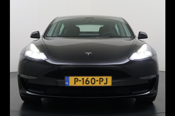 Tesla Model 3 Performance 513pk AWD Facelift Warmtepomp Elek.Achterklep Dubbelglas Lmv 20" AutoPilot Panoramadak Adaptive Cruise Camera's Leer Elektr.Stuur+Stoel+Geheugen Stoel+Bank-Verwarmd Keyless Wifi 4WD 1e Eigenaar Origineel Nederlandse Auto SOH 81%