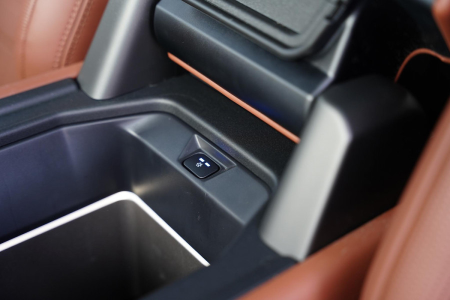 Land Rover Defender 110 P 635 Octa 4.4 Edition One GERESERVEERD