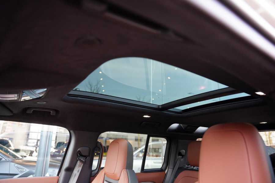 Land Rover Defender 110 P 635 Octa 4.4 Edition One GERESERVEERD