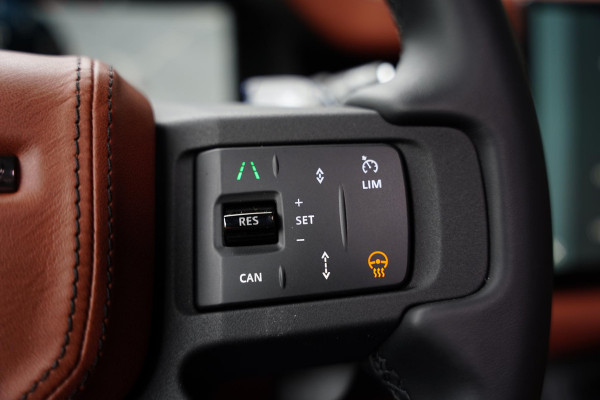 Land Rover Defender 110 P 635 V 8 Octa One of One Lamborghini Leather