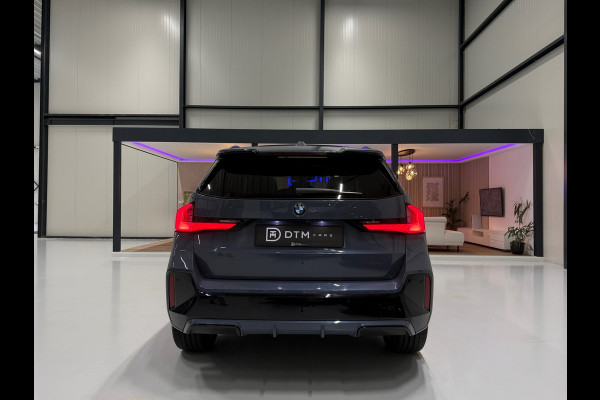 BMW X1 BMW sDrive20i M Sport Pano Sportstoelen ACC Trekhaak Navi LED Camera Carplay