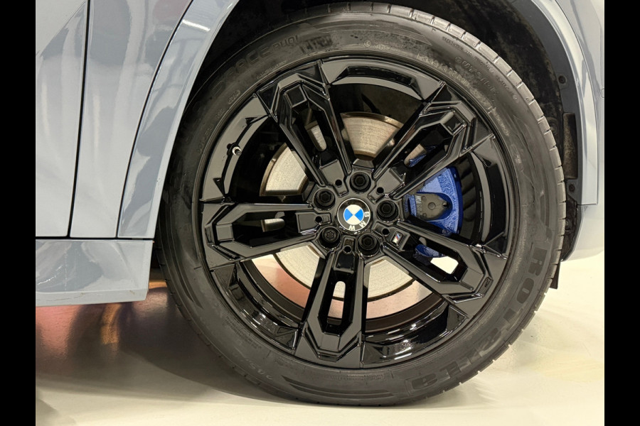 BMW X1 BMW sDrive20i M Sport Pano Sportstoelen ACC Trekhaak Navi LED Camera Carplay