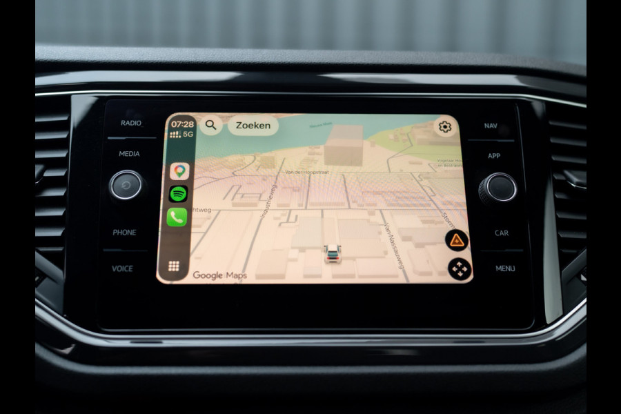 Volkswagen T-Roc 1.5 TSI Sport Business R | Apple Carplay/ Android Auto | Camera | 19'' | Trekhaak afnb. | Prijs Rijklaar!!