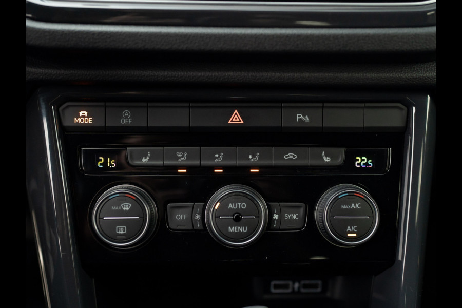 Volkswagen T-Roc 1.5 TSI Sport Business R | Apple Carplay/ Android Auto | Camera | 19'' | Trekhaak afnb. | Prijs Rijklaar!!