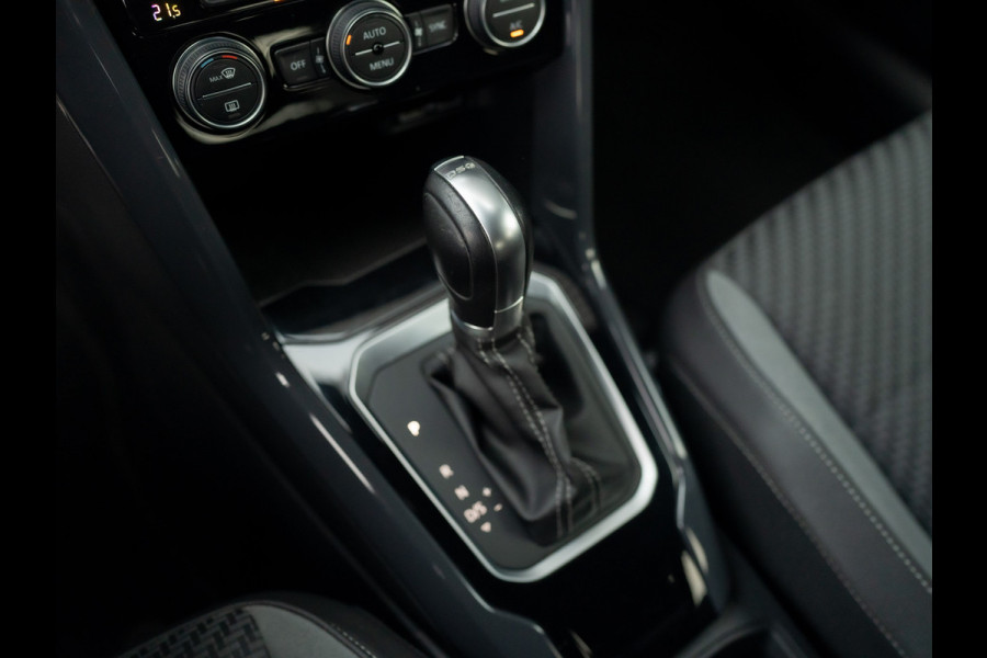 Volkswagen T-Roc 1.5 TSI Sport Business R | Apple Carplay/ Android Auto | Camera | 19'' | Trekhaak afnb. | Prijs Rijklaar!!