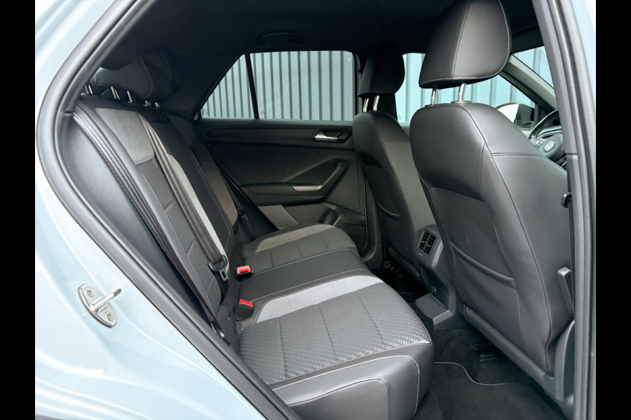 Volkswagen T-Roc 1.5 TSI Sport Business R | Apple Carplay/ Android Auto | Camera | 19'' | Trekhaak afnb. | Prijs Rijklaar!!