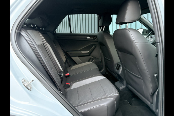Volkswagen T-Roc 1.5 TSI Sport Business R | Apple Carplay/ Android Auto | Camera | 19'' | Trekhaak afnb. | Prijs Rijklaar!!
