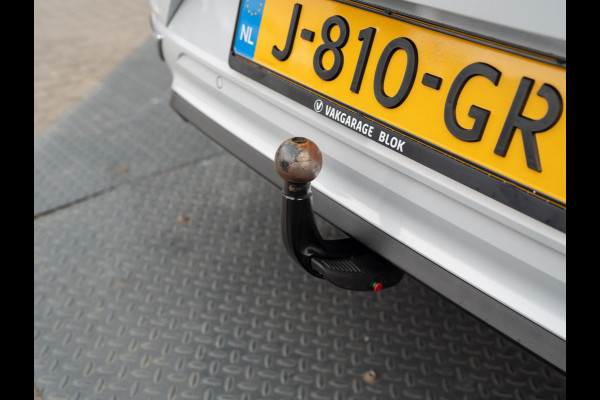 Volkswagen T-Roc 1.5 TSI Sport Business R | Apple Carplay/ Android Auto | Camera | 19'' | Trekhaak afnb. | Prijs Rijklaar!!