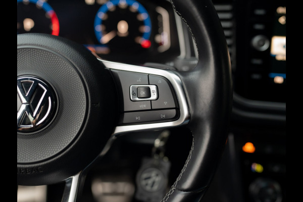 Volkswagen T-Roc 1.5 TSI Sport Business R | Apple Carplay/ Android Auto | Camera | 19'' | Trekhaak afnb. | Prijs Rijklaar!!