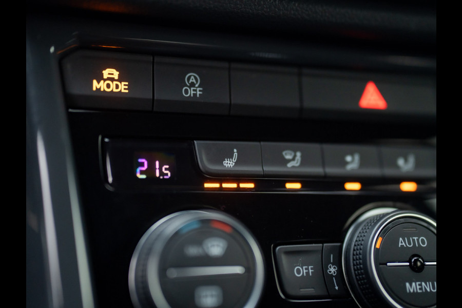 Volkswagen T-Roc 1.5 TSI Sport Business R | Apple Carplay/ Android Auto | Camera | 19'' | Trekhaak afnb. | Prijs Rijklaar!!