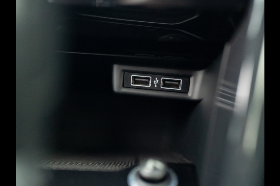 Volkswagen T-Roc 1.5 TSI Sport Business R | Apple Carplay/ Android Auto | Camera | 19'' | Trekhaak afnb. | Prijs Rijklaar!!