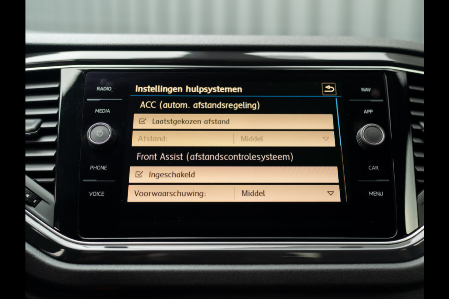 Volkswagen T-Roc 1.5 TSI Sport Business R | Apple Carplay/ Android Auto | Camera | 19'' | Trekhaak afnb. | Prijs Rijklaar!!