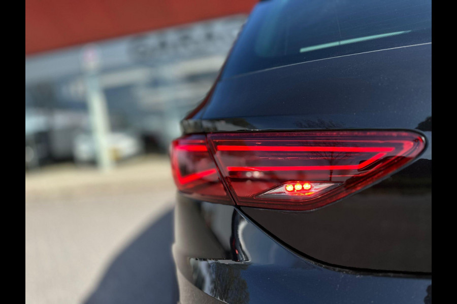 Seat Leon 1.5 TSI Style Ultimate Edition Virtual cockpit | PANO | Volledig LED | CAMERA |