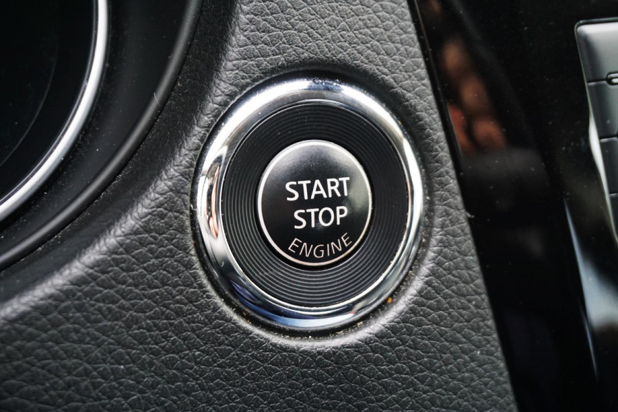 Nissan QASHQAI 1.3 DIG-T 140PK N-Connecta/360Camera/Panodak/ 18Inch LMV/Goed onderhouden.