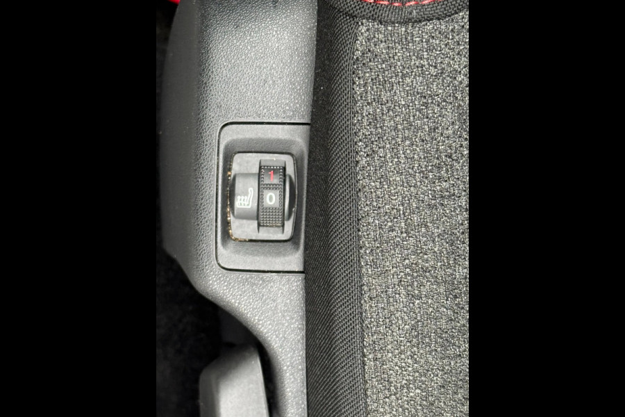 Citroën C3 1.2 PureTech S&S Feel AUTOMAAT - Apple CarPlay / Navigatie I Airco I LED I PDC I Sport velgen I dealer onderhouden