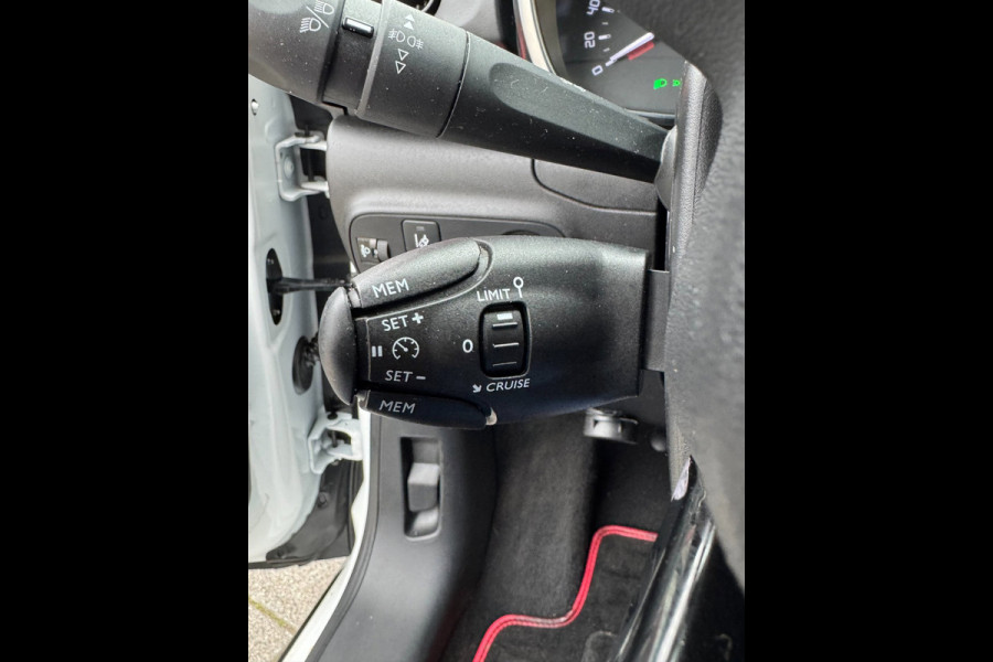 Citroën C3 1.2 PureTech S&S Feel AUTOMAAT - Apple CarPlay / Navigatie I Airco I LED I PDC I Sport velgen I dealer onderhouden