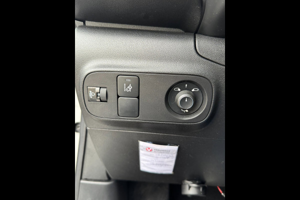 Citroën C3 1.2 PureTech S&S Feel AUTOMAAT - Apple CarPlay / Navigatie I Airco I LED I PDC I Sport velgen I dealer onderhouden