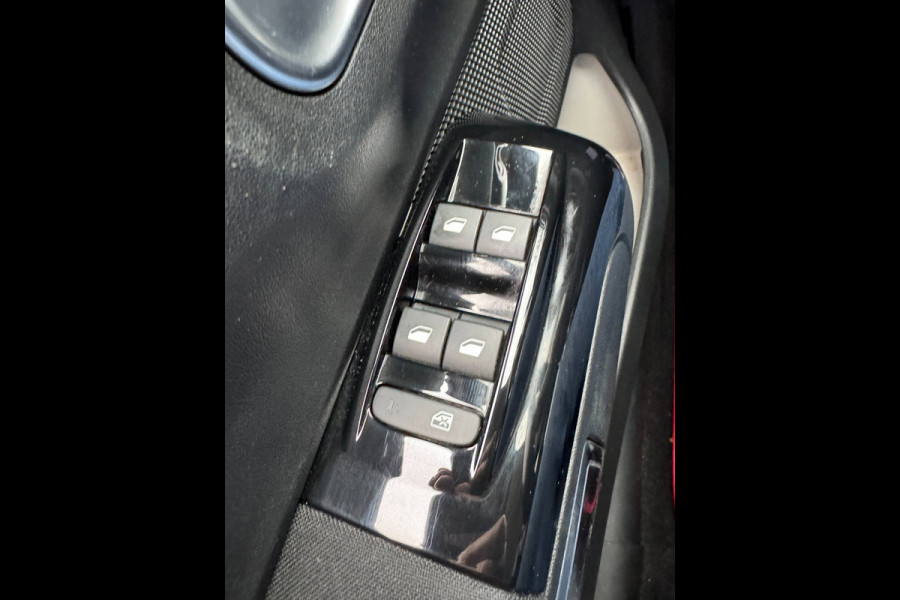 Citroën C3 1.2 PureTech S&S Feel AUTOMAAT - Apple CarPlay / Navigatie I Airco I LED I PDC I Sport velgen I dealer onderhouden