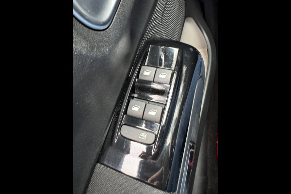 Citroën C3 1.2 PureTech S&S Feel AUTOMAAT - Apple CarPlay / Navigatie I Airco I LED I PDC I Sport velgen I dealer onderhouden