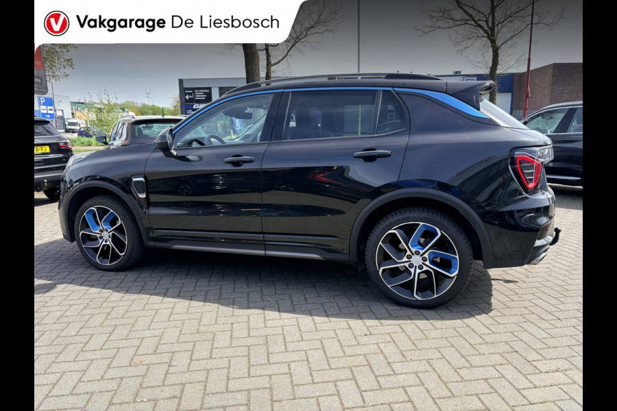 Lynk & Co 01 1.5 / pano / 360 camera / 1800kg trekgewicht/ Infinity / navi / stoelverwarming/trekhaak