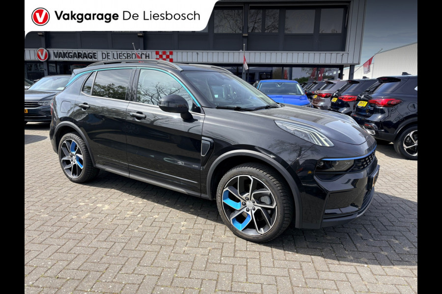 Lynk & Co 01 1.5 / pano / 360 camera / 1800kg trekgewicht/ Infinity / navi / stoelverwarming/trekhaak