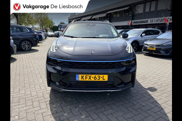 Lynk & Co 01 1.5 / pano / 360 camera / 1800kg trekgewicht/ Infinity / navi / stoelverwarming/trekhaak