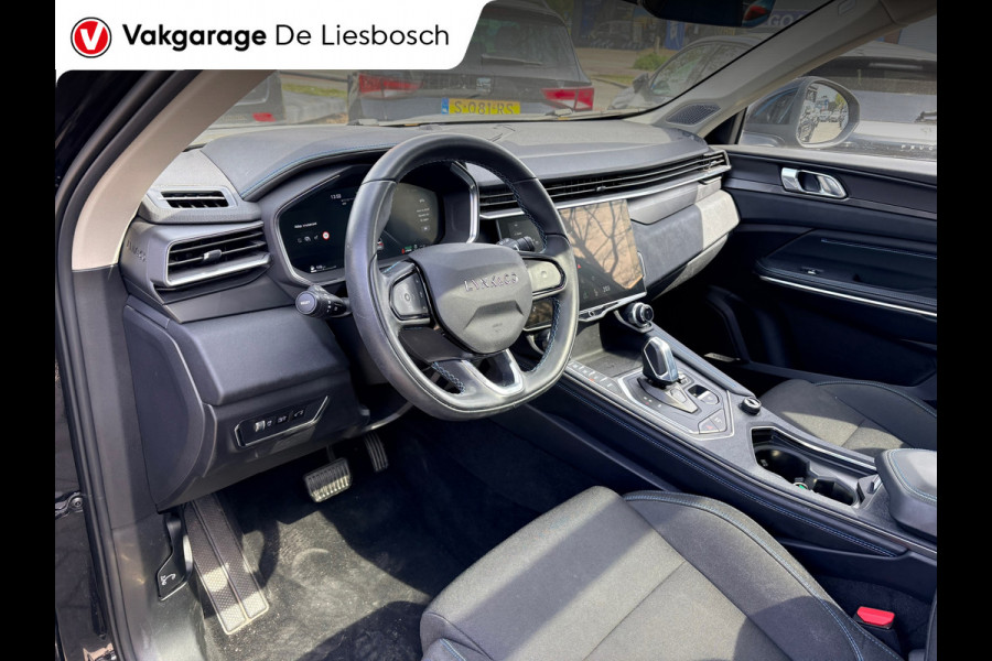 Lynk & Co 01 1.5 / pano / 360 camera / 1800kg trekgewicht/ Infinity / navi / stoelverwarming/trekhaak