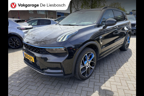 Lynk & Co 01 1.5 / pano / 360 camera / 1800kg trekgewicht/ Infinity / navi / stoelverwarming/trekhaak