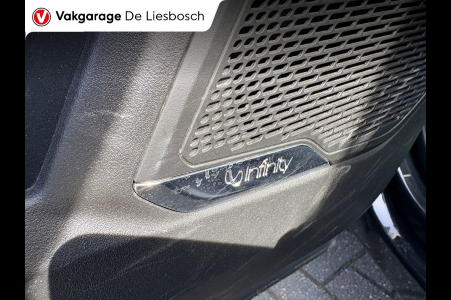 Lynk & Co 01 1.5 / pano / 360 camera / 1800kg trekgewicht/ Infinity / navi / stoelverwarming/trekhaak