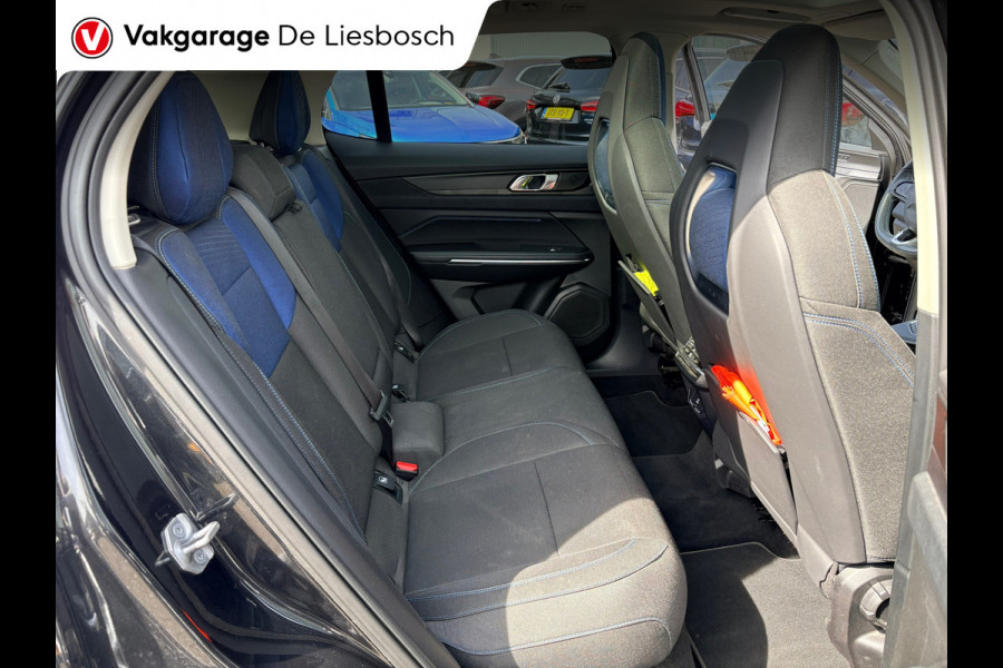 Lynk & Co 01 1.5 / pano / 360 camera / 1800kg trekgewicht/ Infinity / navi / stoelverwarming/trekhaak