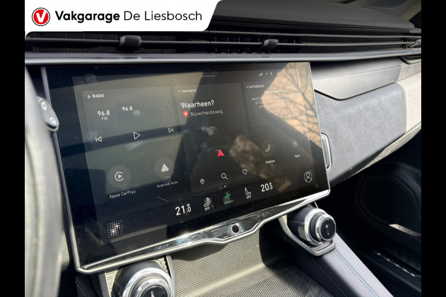 Lynk & Co 01 1.5 / pano / 360 camera / 1800kg trekgewicht/ Infinity / navi / stoelverwarming/trekhaak