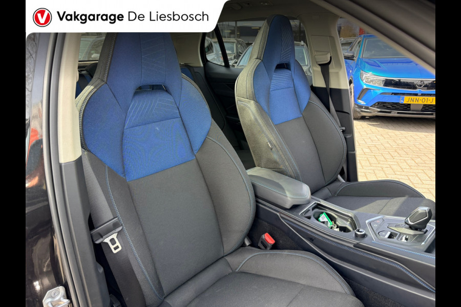 Lynk & Co 01 1.5 / pano / 360 camera / 1800kg trekgewicht/ Infinity / navi / stoelverwarming/trekhaak