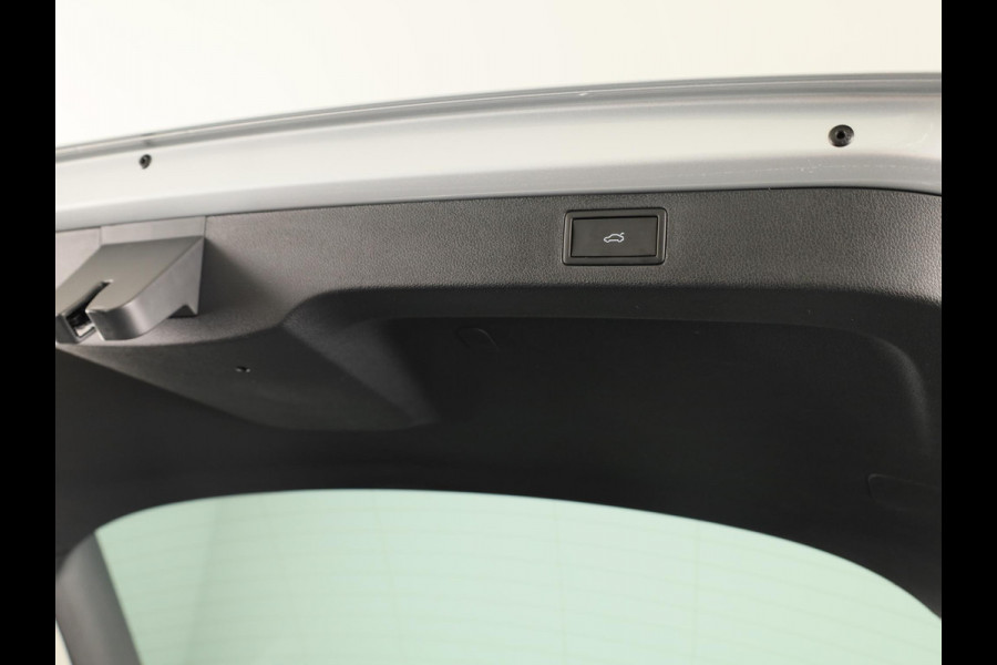 Škoda Kamiq 1.0 TSI Monte Carlo 115 pk Automaat (DSG) | Verlengde garantie | Navigatie via App | Panoramadak | Parkeersensoren | Adaptieve cruise control | Stoelverwarming |