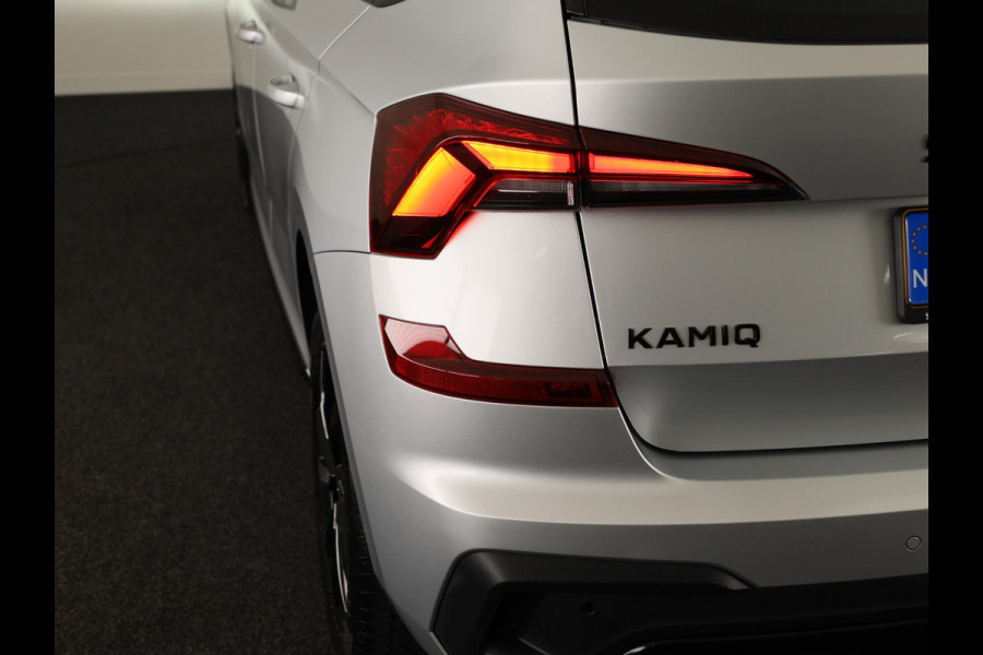 Škoda Kamiq 1.0 TSI Monte Carlo 115 pk Automaat (DSG) | Verlengde garantie | Navigatie via App | Panoramadak | Parkeersensoren | Adaptieve cruise control | Stoelverwarming |