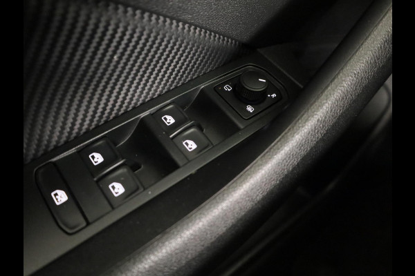 Škoda Kamiq 1.0 TSI Monte Carlo 115 pk Automaat (DSG) | Verlengde garantie | Navigatie via App | Panoramadak | Parkeersensoren | Adaptieve cruise control | Stoelverwarming |