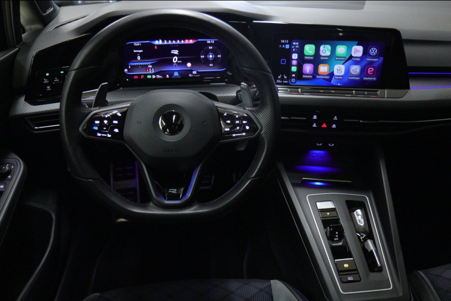 Volkswagen Golf 2.0 TSI R 4Motion PERFORMANCE /AKRA/PANO/IQ/H-K/BOMVOL