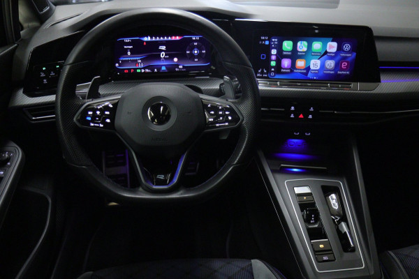 Volkswagen Golf 2.0 TSI R 4Motion PERFORMANCE /AKRA/PANO/IQ/H-K/BOMVOL