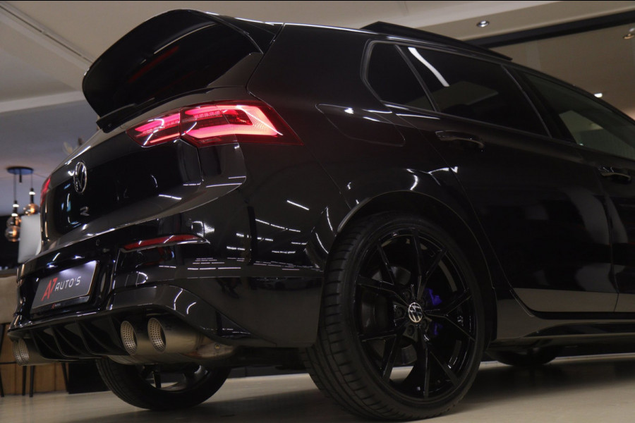 Volkswagen Golf 2.0 TSI R 4Motion PERFORMANCE /AKRA/PANO/IQ/H-K/BOMVOL